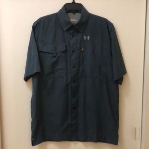 Under Armor all season gear Men’s M Grey short sleeve, button down, vented back
